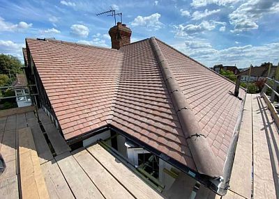 Barkingside IG6 roofer
